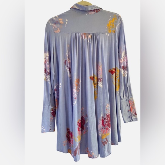 EUCFree People Field of Butterflies Tunic Top Women's Small Purple V-Neck
Blouse - Picture 3 of 9